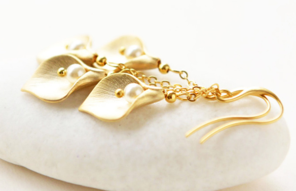 Что нужно знать о позолоте: от древних традиций до современных украшений