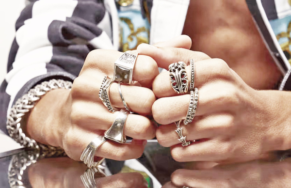 Мужские украшения: какие бывают и как грамотно сочетать