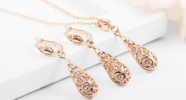 Как самому отличить позолоту от золота: простые способы проверки в домашних условиях